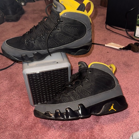 Used - Picture 1 of 6